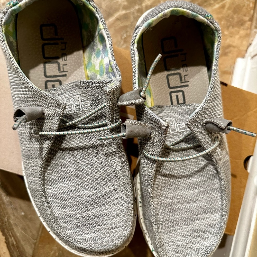 Hey Dudes size 6